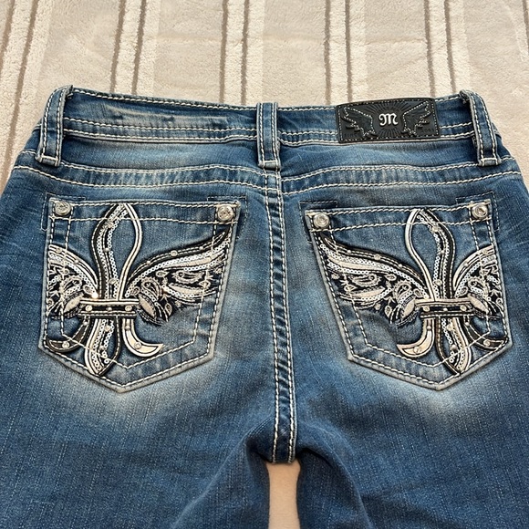 Miss Me wing pocket mid-rise bootcut jeans - Picture 7 of 8